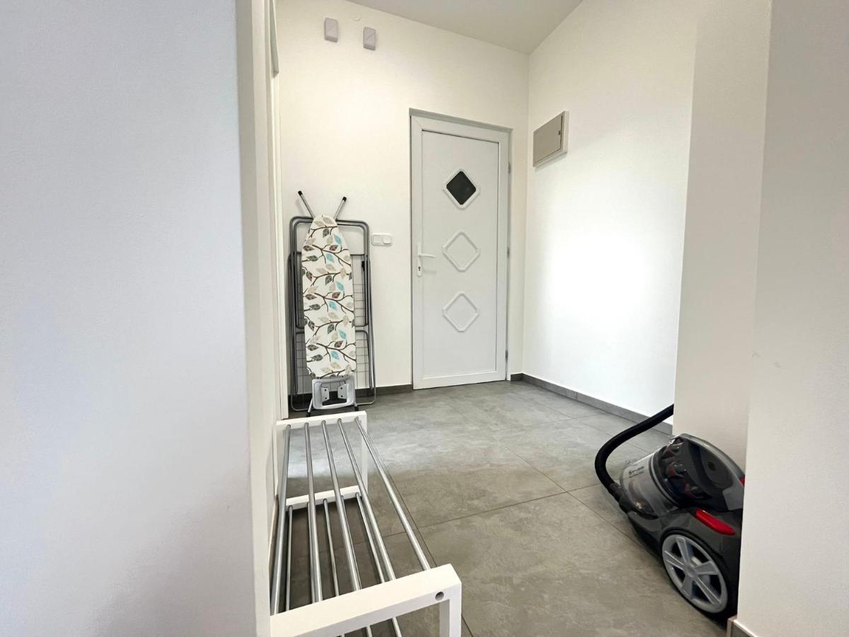 Studio-Apartments Fuer Monteure & Businessgaeste Zentral In نومنستر المظهر الخارجي الصورة